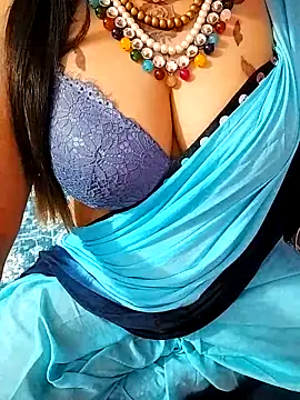 MISS QAYENAT online show from October 13, 5:59 pm