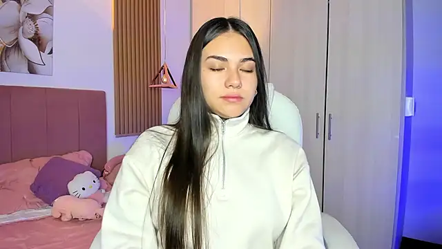 mia nevaeh online show from October 23, 8:15 pm