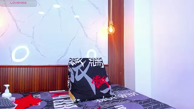 Mia thompson 19 online show from April 4, 8:07 pm