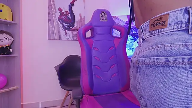 madelyn rose  online show from March 27, 6:08 pm