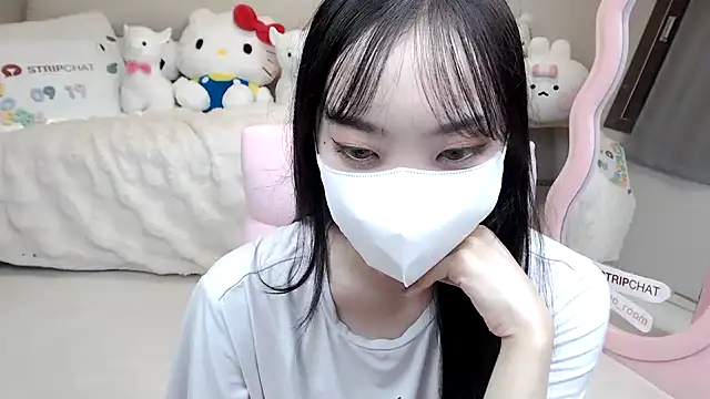 momo room online show from September 19, 11:42 am