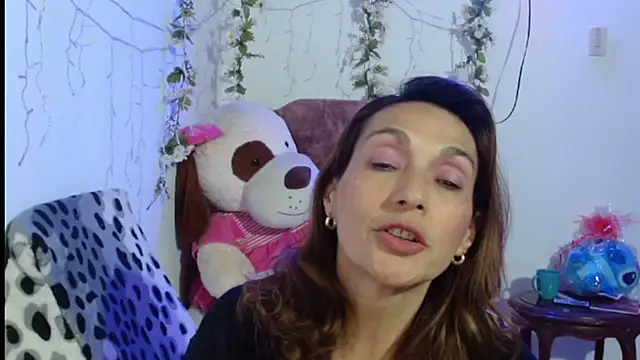 italagomez  online show from January 7, 10:13 pm