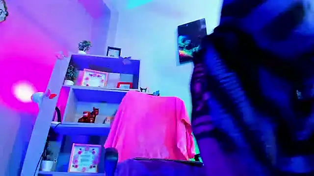 kuromi69 online show from September 12, 6:25 am