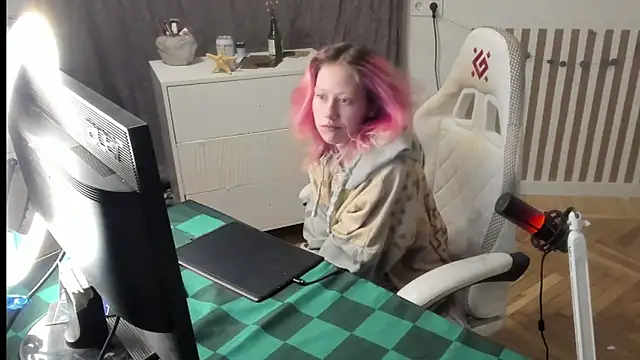 Silly  Milly online show from April 8, 9:17 pm