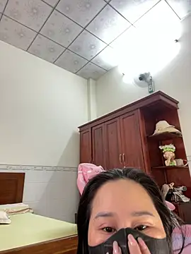    Erin    online show from April 16, 2:12 am