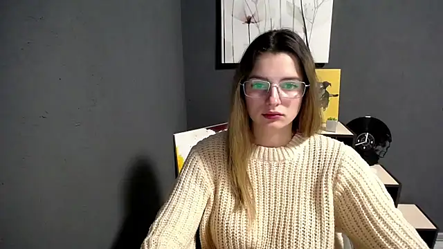 lady olivia  online show from December 17, 5:17 pm