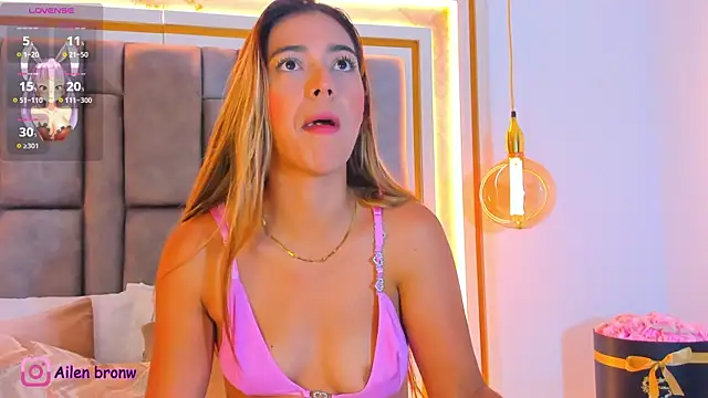 elianabrown online show from November 18, 11:37 pm