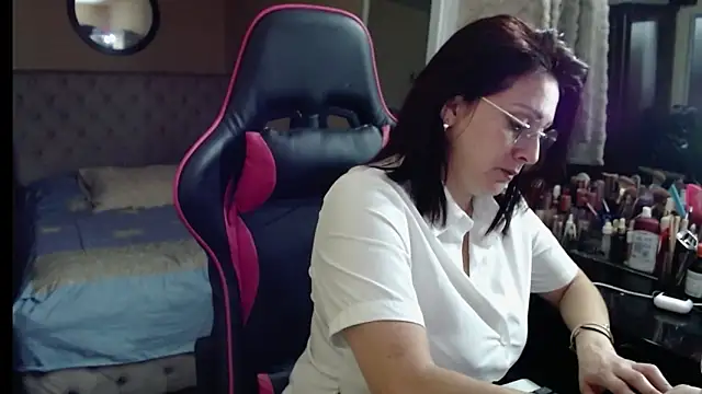 Carol Scottt online show from December 16, 5:13 am