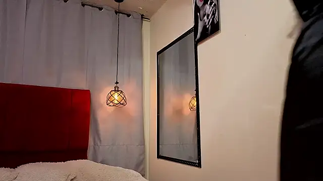 Megan Do Santos online show from February 26, 9:14 pm