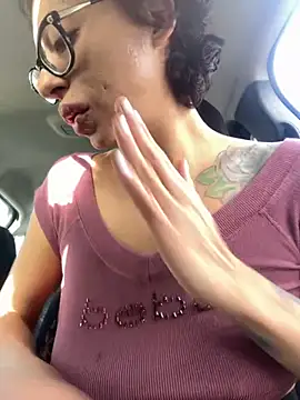 myloveforyouu online show from October 4, 3:27 pm