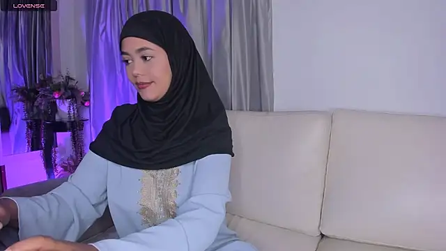 azzahara069 online show from October 27, 10:04 pm