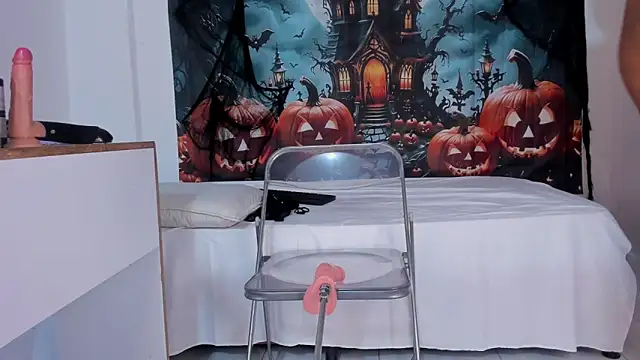 Juliette  3 online show from November 3, 2:43 pm