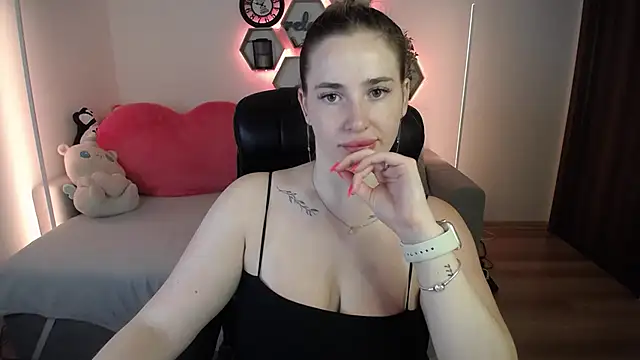 SabrinViolet online show from July 13, 8:37 am