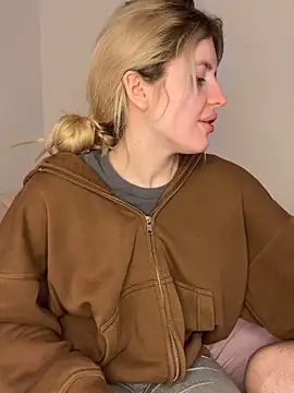 Holly-Glamour online show from April 12, 1:52 am