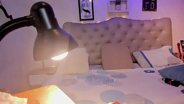 Antonella Montanari online show from December 15, 2:50 am