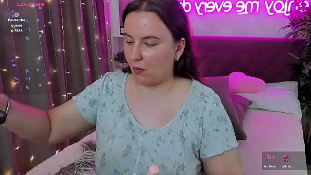 FeralPeach online show from July 4, 5:25 am