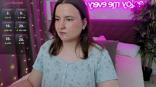 FeralPeach online show from May 17, 10:36 am