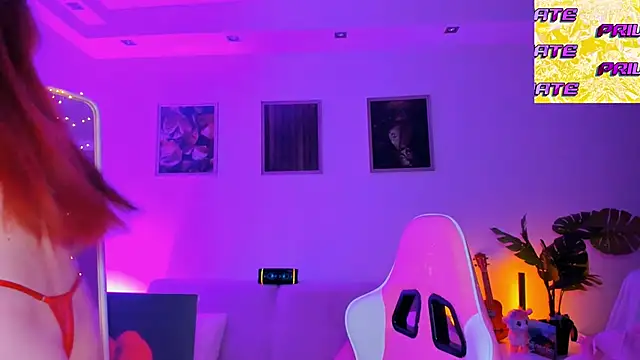 Alyssa Smitt online show from November 17, 12:33 am