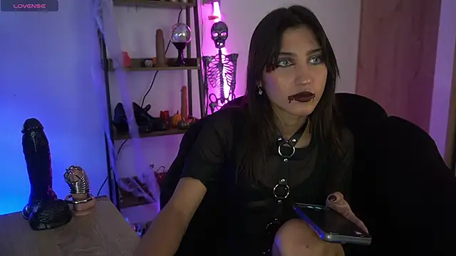 Littlegoddessx online show from October 30, 9:05 pm