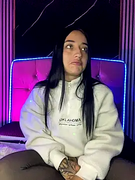 Ady 18 online show from October 8, 9:30 pm