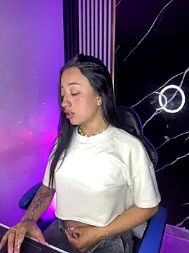 Ady 18 online show from December 18, 8:24 pm