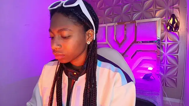 Queen perla  online show from February 26, 12:26 pm