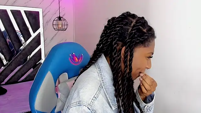 Queen perla  online show from October 29, 12:31 pm