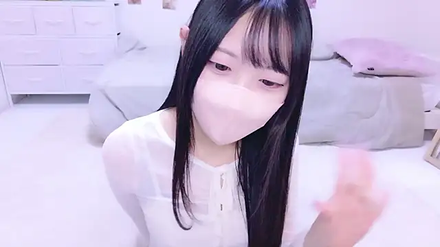 Snapshot of Suzu_ch_xx chatting on October 16, 1:25 pm Suzu ch xx online show from October 16, 1:25 pm