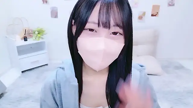 Snapshot of Suzu_ch_xx chatting on October 7, 1:04 pm Suzu ch xx online show from October 7, 1:04 pm