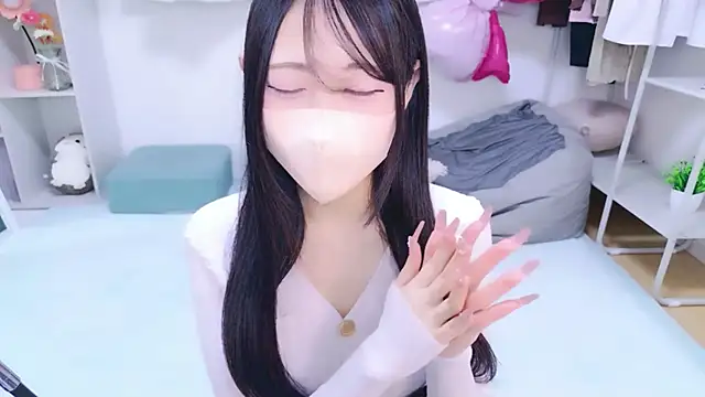 Suzu ch xx online show from April 17, 1:46 pm