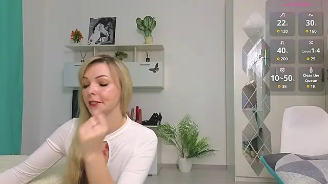 Molliblum online show from March 11, 2:20 pm