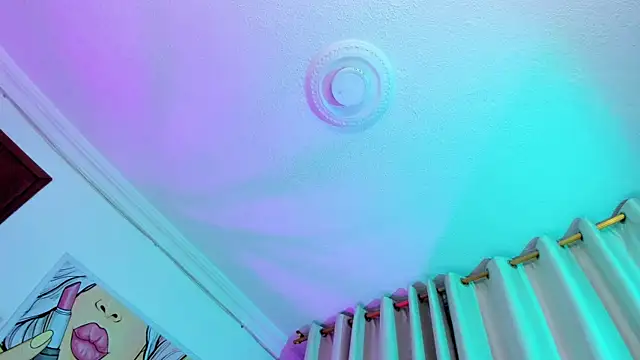 SkiinnyAna online show from March 30, 8:41 pm