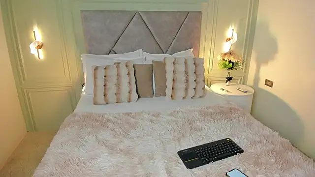  Miss Kimm online show from October 31, 12:20 pm