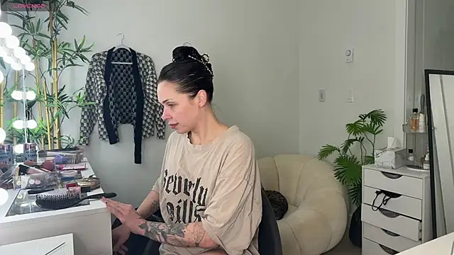 NattyFierros online show from April 8, 8:11 pm