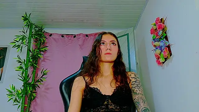 scarlet-jonesx online show from March 19, 1:21 am