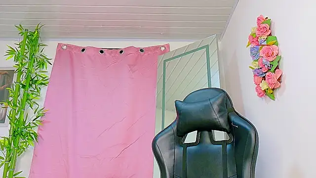 scarlet-jonesx online show from February 22, 11:49 pm