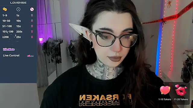 Snapshot of Dixi_Pixi_ chatting on October 23, 5:46 am Dixi Pixi online show from October 23, 5:46 am