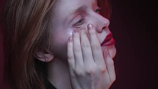 ginger hugs online show from November 10, 10:16 pm