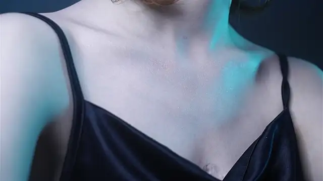 ginger hugs online show from November 3, 10:14 pm