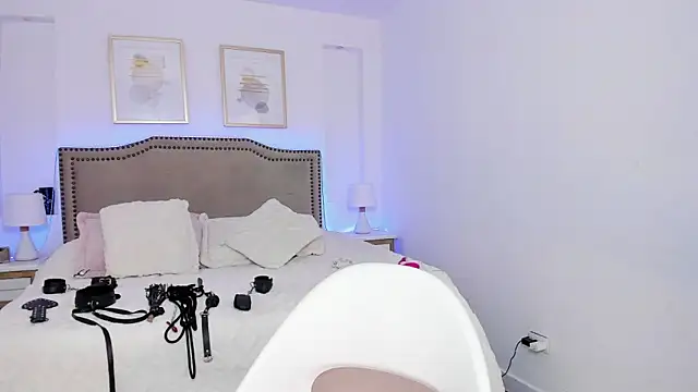 RACHEL EV online show from March 27, 8:26 am