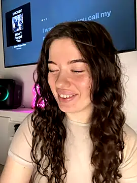 Kimi Ass online show from October 28, 1:28 pm