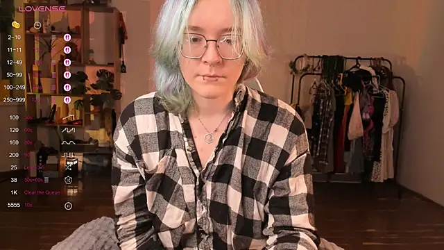 alisahug online show from October 2, 3:28 pm