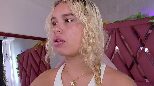 Haelycute online show from December 20, 12:31 pm