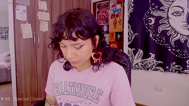 melissahowl online show from October 18, 5:04 pm