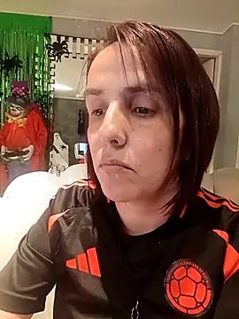Snapshot of IsisBlake chatting on October 12, 12:02 am IsisBlake online show from October 12, 12:02 am