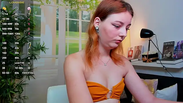 Snapshot of pretty_little_thing chatting on September 13, 12:13 pm pretty little thing online show from September 13, 12:13 pm