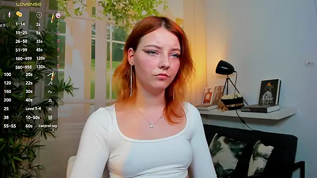Snapshot of pretty_little_thing chatting on October 16, 3:03 pm pretty little thing online show from October 16, 3:03 pm
