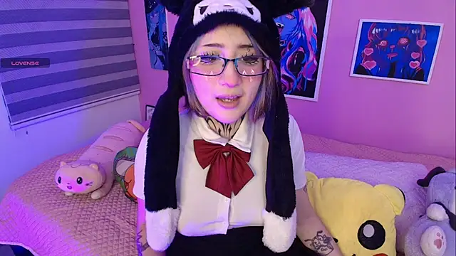 Miwa violet online show from April 5, 4:00 am