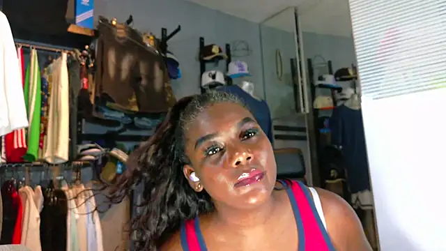 Snapshot of MAREIA_25 chatting on October 20, 6:00 pm MAREIA 25 online show from October 20, 6:00 pm
