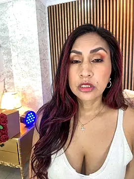 MonicaMoret online show from October 14, 12:52 pm